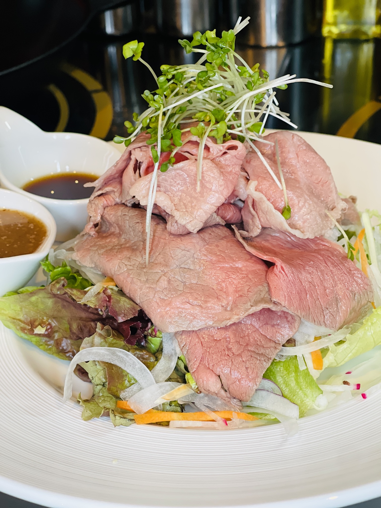 阿波牛冷しゃぶサラダ仕立て（夏季限定）の料理写真