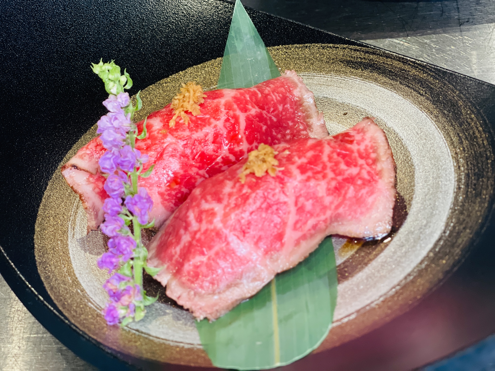 特選肉寿司（2貫）の料理写真