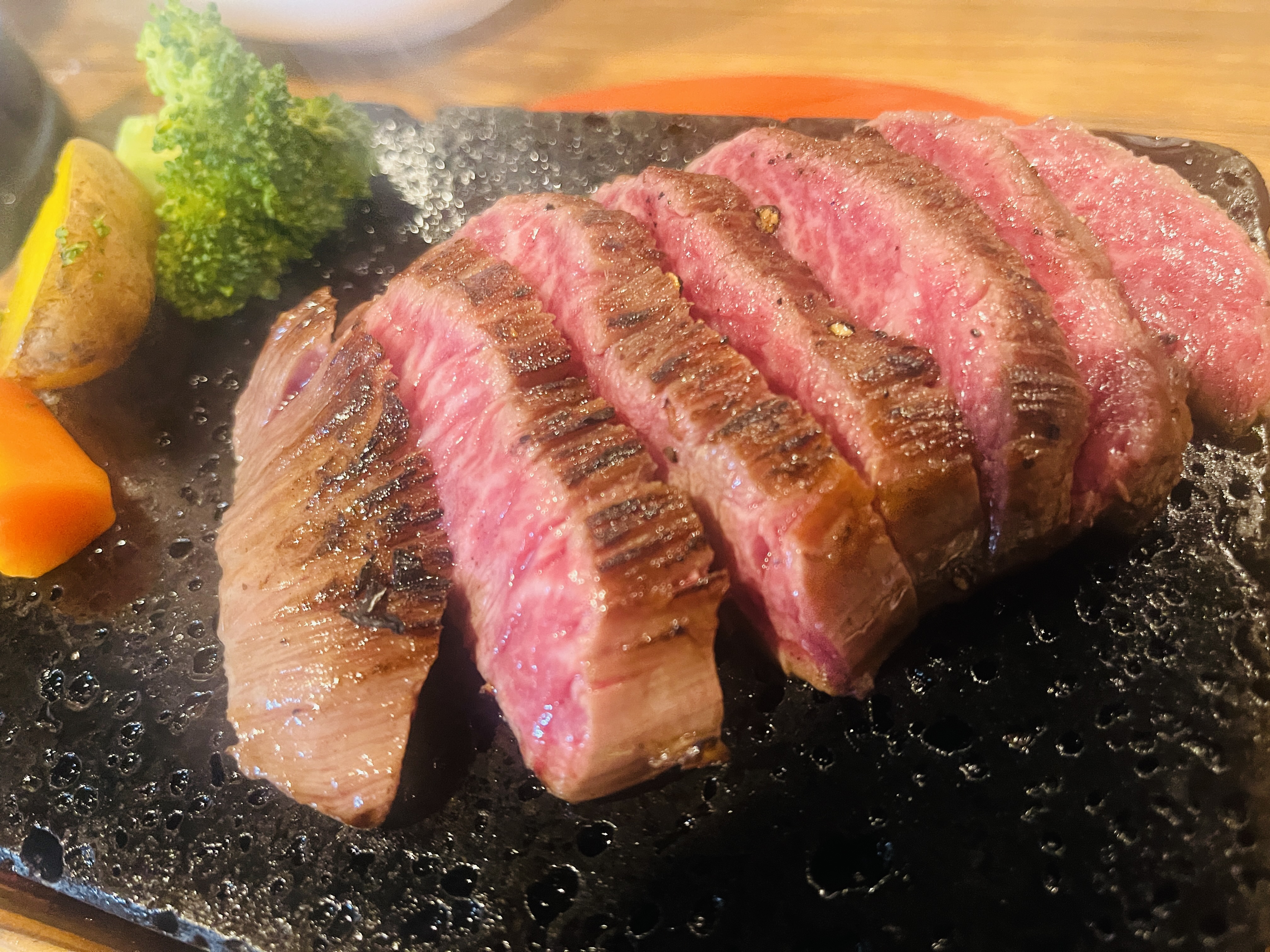 シャトーブリアンステーキ溶岩焼きの料理写真