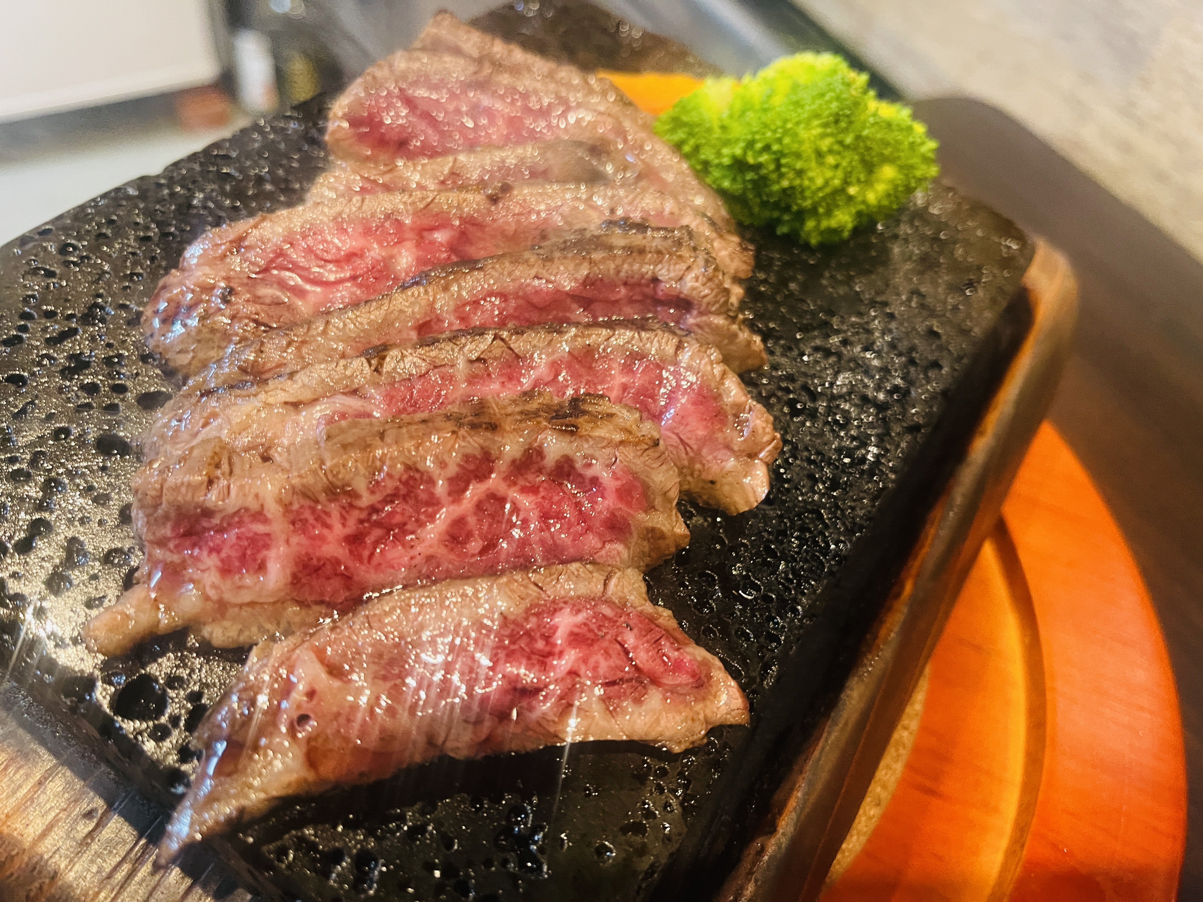 幻和牛ハラミ ステーキ溶岩焼きの料理写真